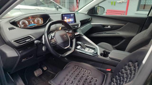 Peugeot 5008 image 2