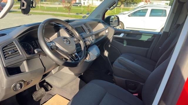 Volkswagen Multivan image 8