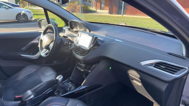 Peugeot 2008 image 3