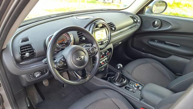 Mini Clubman image 2