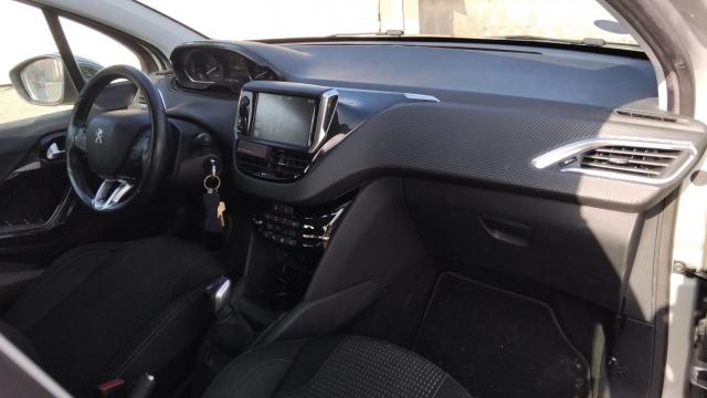 Peugeot 208 image 5