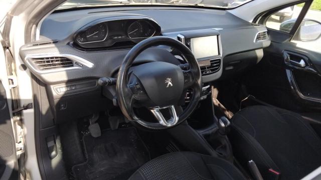 Peugeot 208 image 2