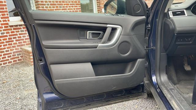 Land Rover Discovery Sport image 3