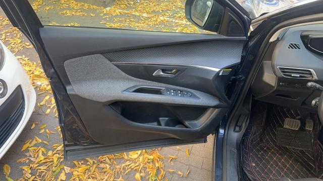 Peugeot 3008 image 3
