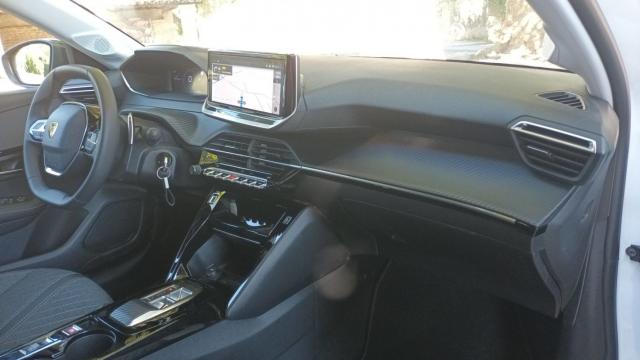 Peugeot 208 image 5