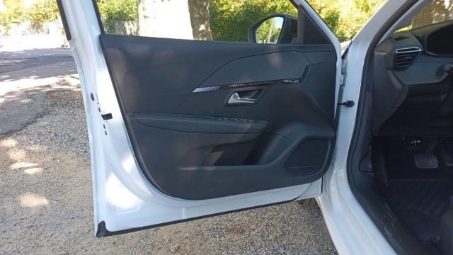 Peugeot 208 image 9