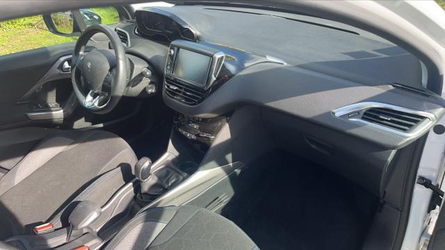 Peugeot 2008 image 8