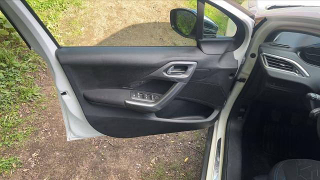 Peugeot 2008 image 1