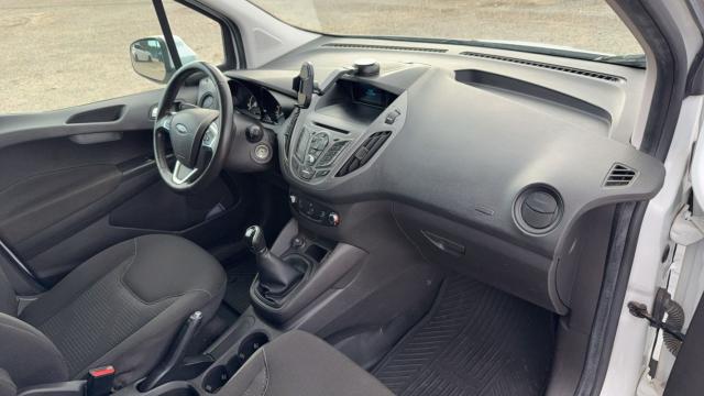 Ford Transit Courier image 3