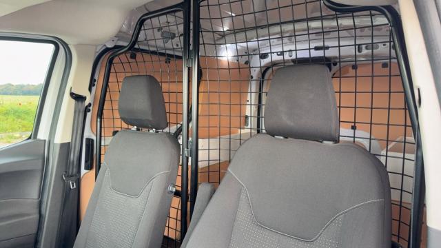 Ford Transit Courier image 1