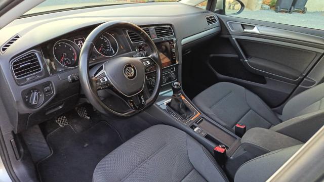 Volkswagen Golf image 8