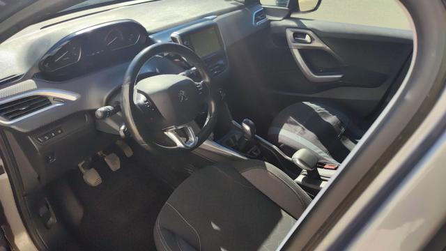 Peugeot 2008 image 1