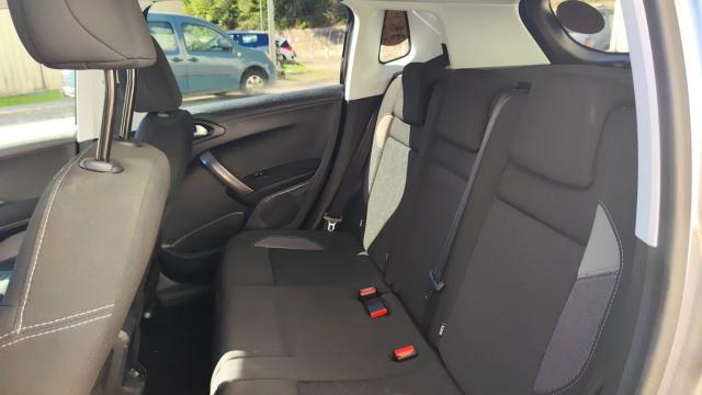 Peugeot 2008 image 2