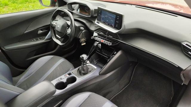 Peugeot 2008 image 6