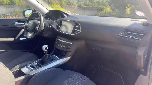 Peugeot 308 image 3