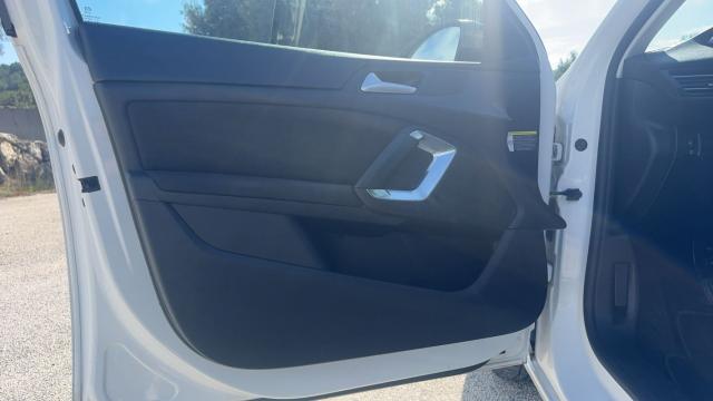 Peugeot 308 image 6