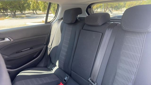 Peugeot 308 image 1