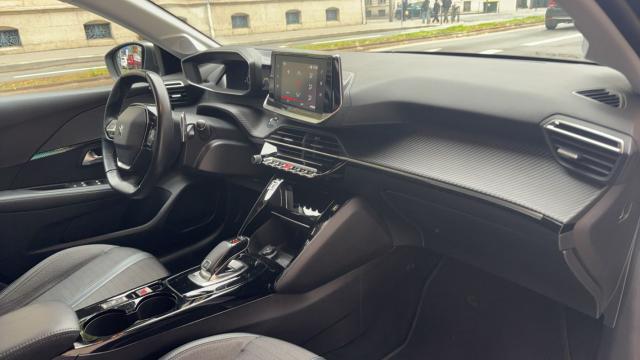 Peugeot 208 image 4