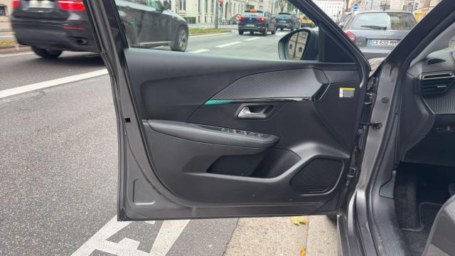 Peugeot 208 image 5