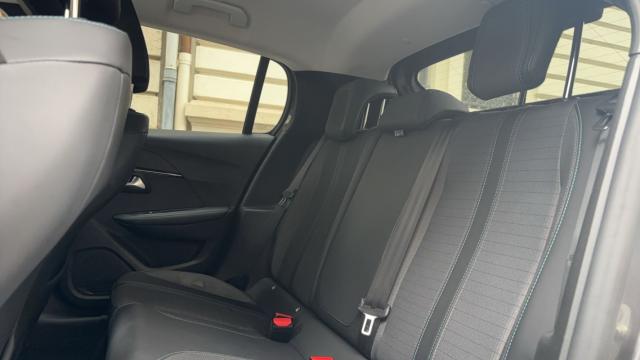 Peugeot 208 image 9