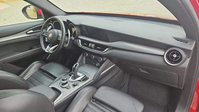 Alfa Romeo Stelvio image 3