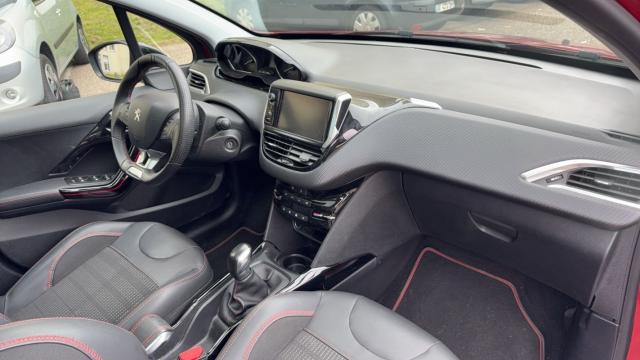 Peugeot 2008 image 3