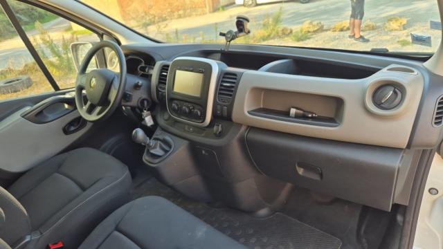 Renault Trafic image 1