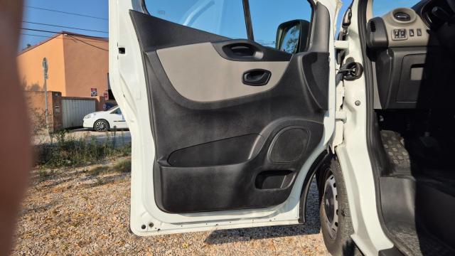 Renault Trafic image 8