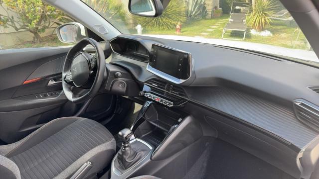 Peugeot 2008 image 3