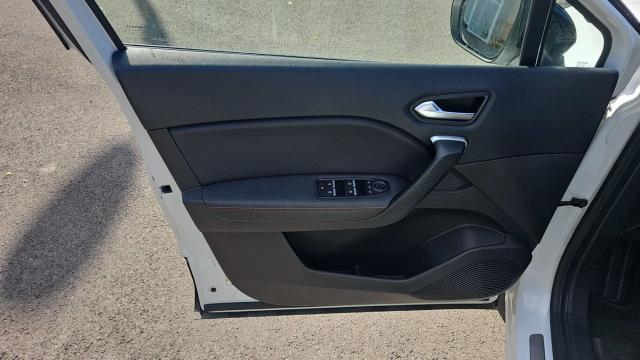 Renault Captur image 2