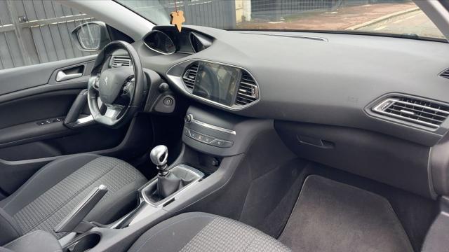 Peugeot 308 image 9