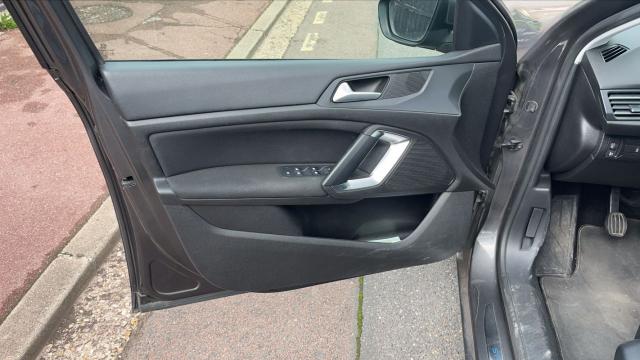 Peugeot 308 image 6
