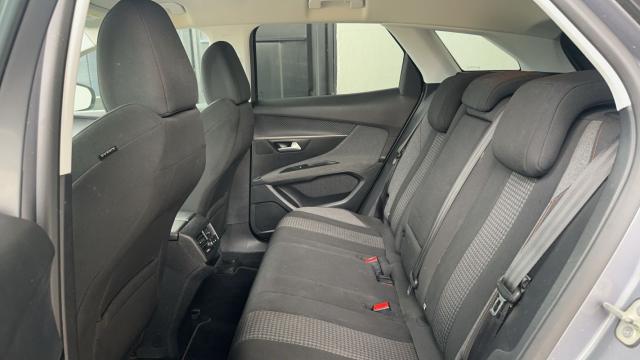 Peugeot 3008 image 2