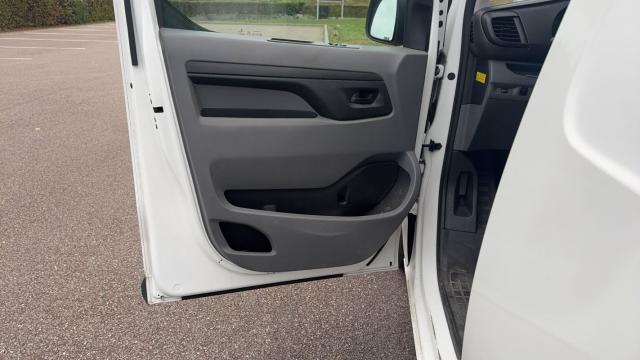 Citroen Jumpy image 8