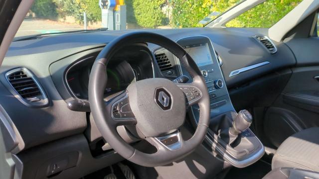 Renault Grand Scénic image 2
