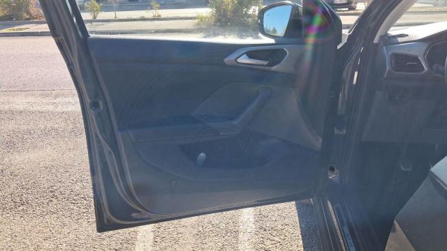 Volkswagen T-Cross image 9