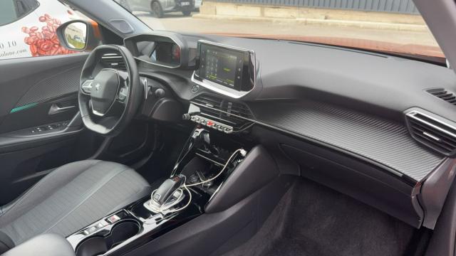 Peugeot 2008 image 8