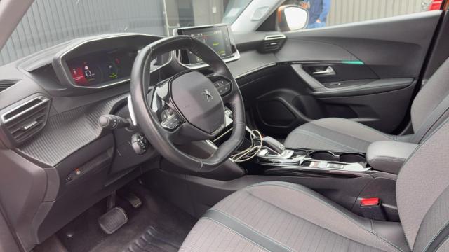Peugeot 2008 image 3