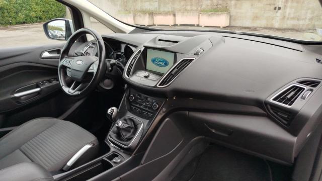 Ford C-Max image 1