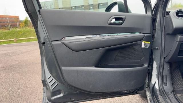 Peugeot 3008 image 9