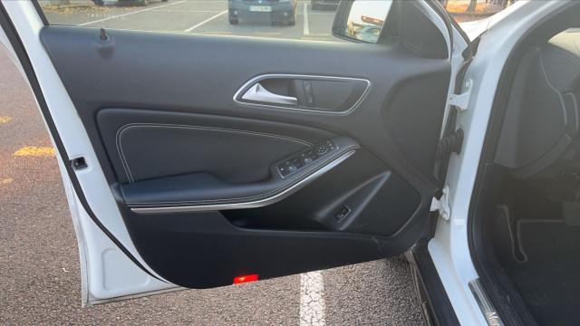 Mercedes Benz Gla image 7