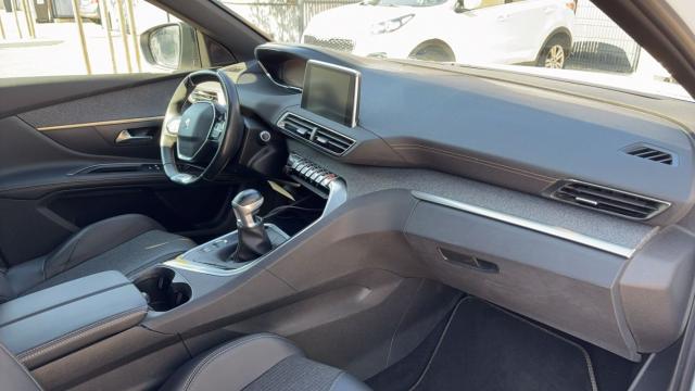 Peugeot 5008 image 6