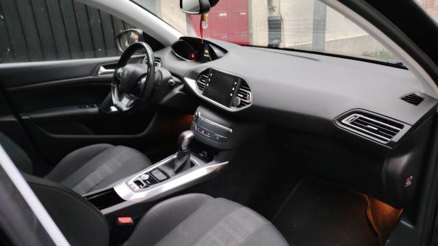 Peugeot 308 image 9