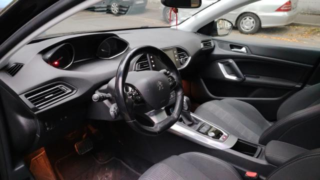 Peugeot 308 image 2