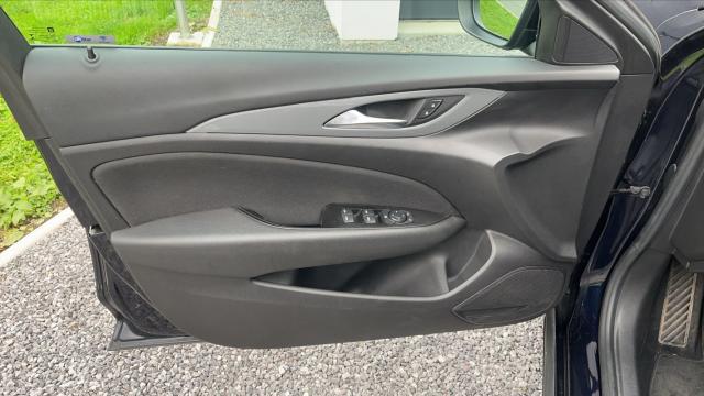 Opel Insignia image 1
