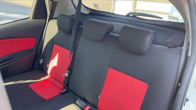 Toyota Yaris image 8
