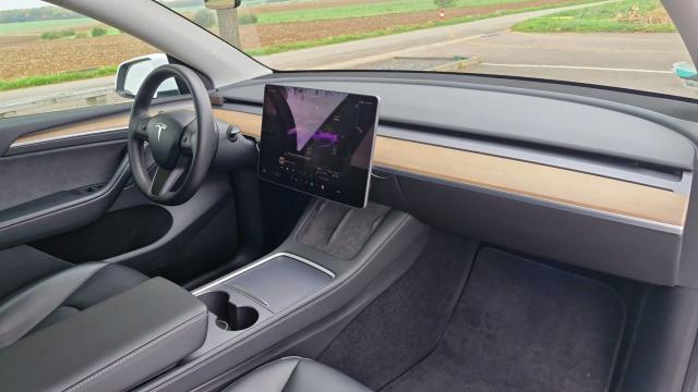 Tesla Model Y image 2