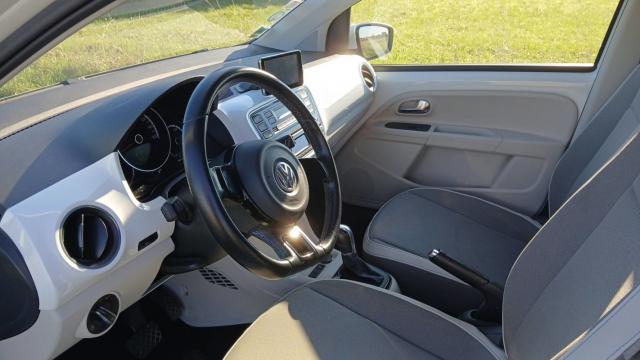 Volkswagen Up! image 8