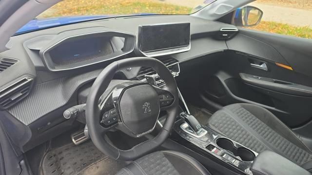 Peugeot 208 image 3