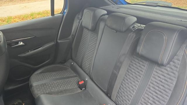 Peugeot 208 image 6